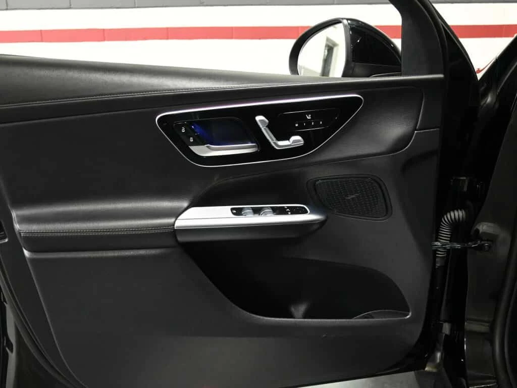 Mercedes-Benz GLC 300 4MATIC/No Accident/360CAM/Ambient/Navi/Heated Seat, снимка 10 - Автомобили и джипове - 54202071