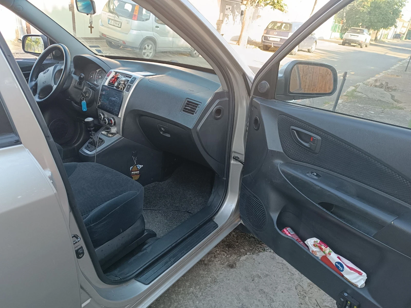 Hyundai Tucson, снимка 12 - Автомобили и джипове - 55072046