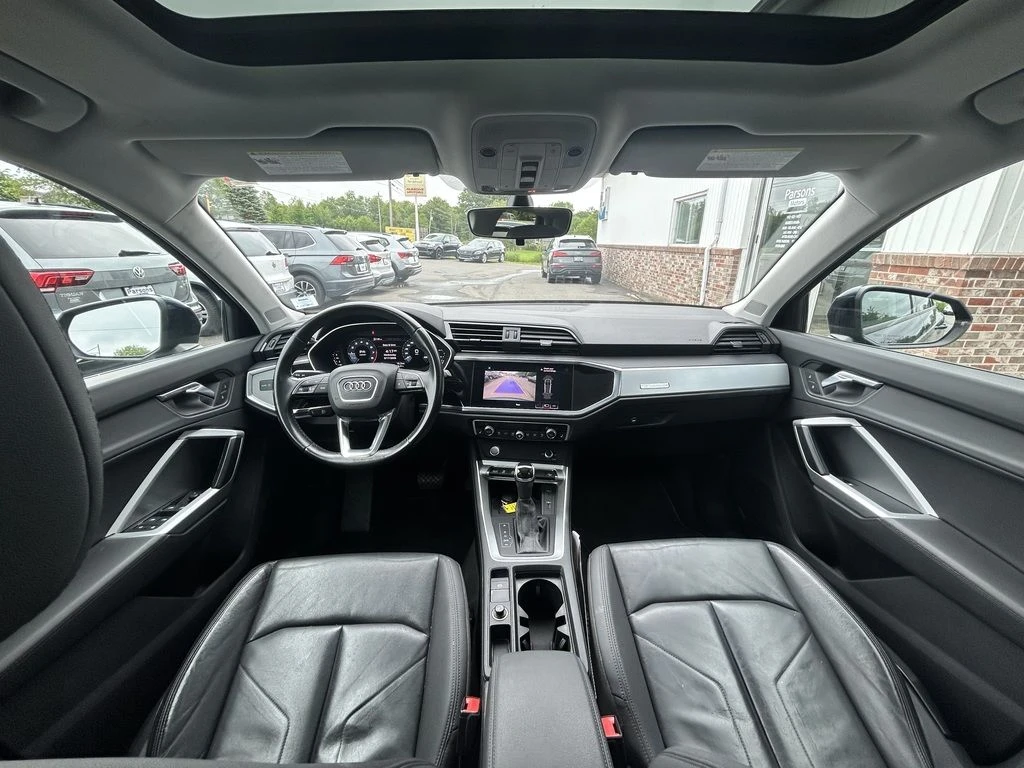 Audi Q3 45TFSI* MATRIX* * ДИСТРОНИК* МЪРТВА* ТОЧКА* ПАНОРА, снимка 10 - Автомобили и джипове - 55304180