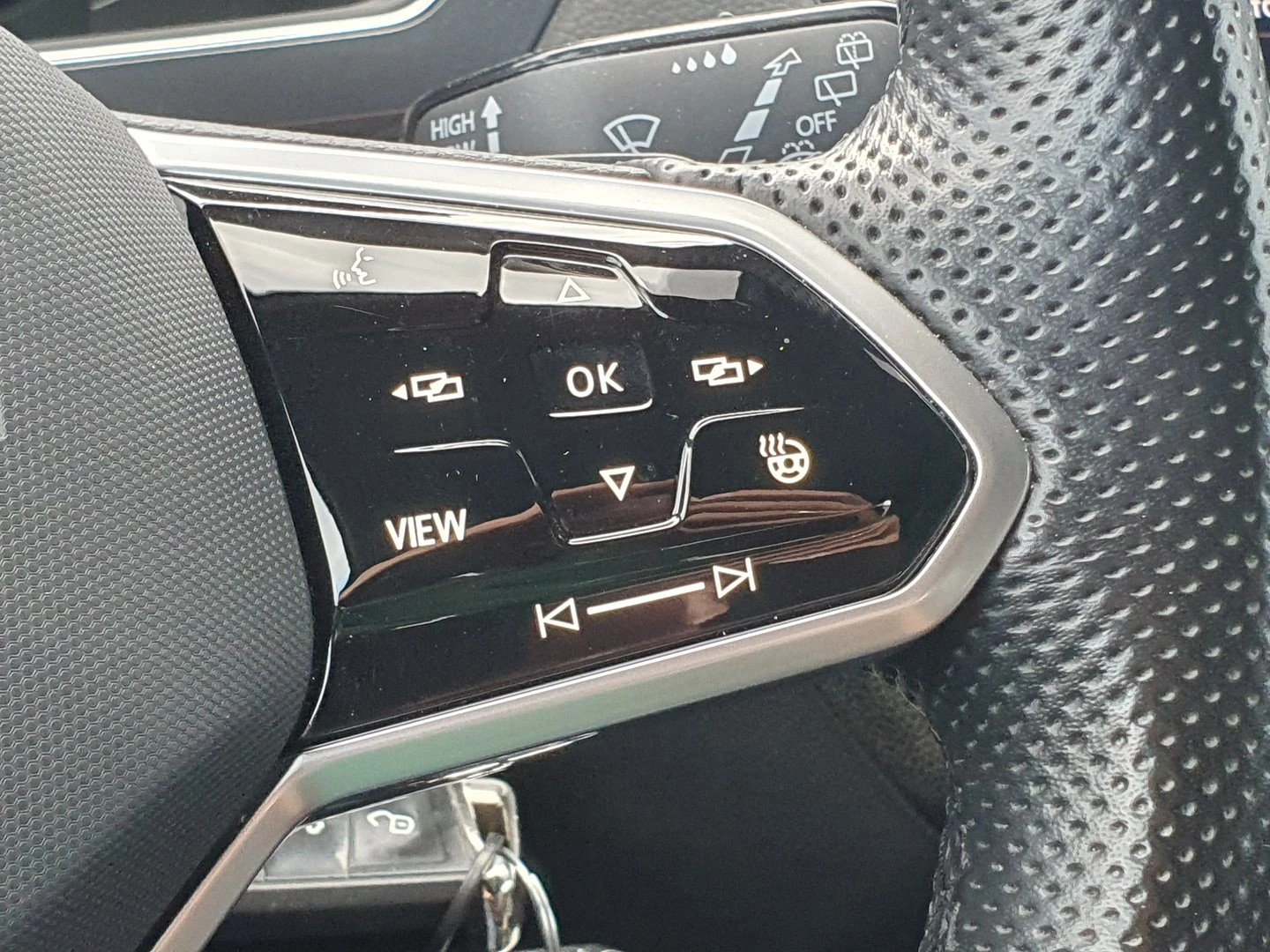 VW Tiguan, снимка 17 - Автомобили и джипове - 56421784