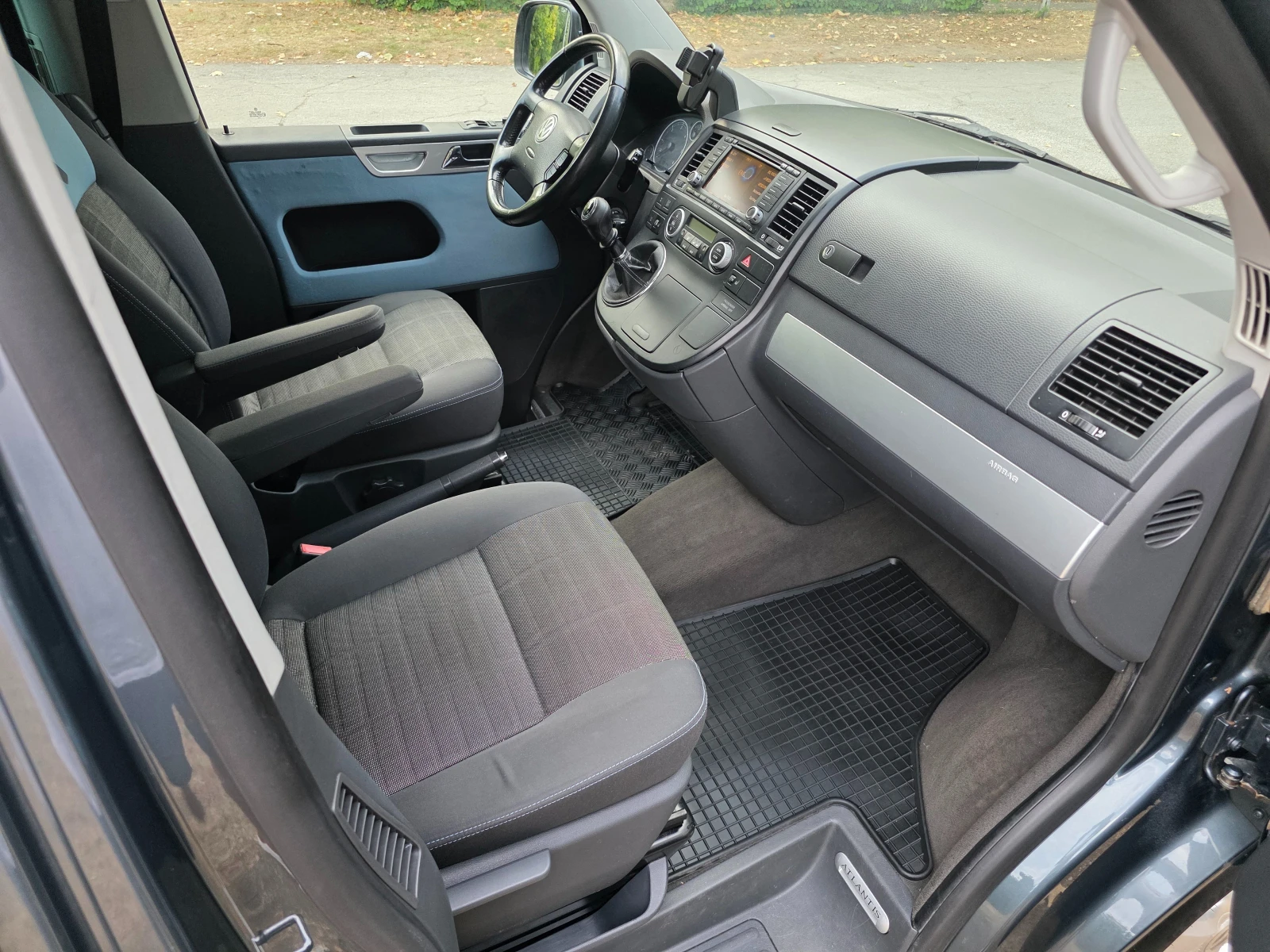 VW Multivan 4x4, снимка 12 - Бусове и автобуси - 55818007