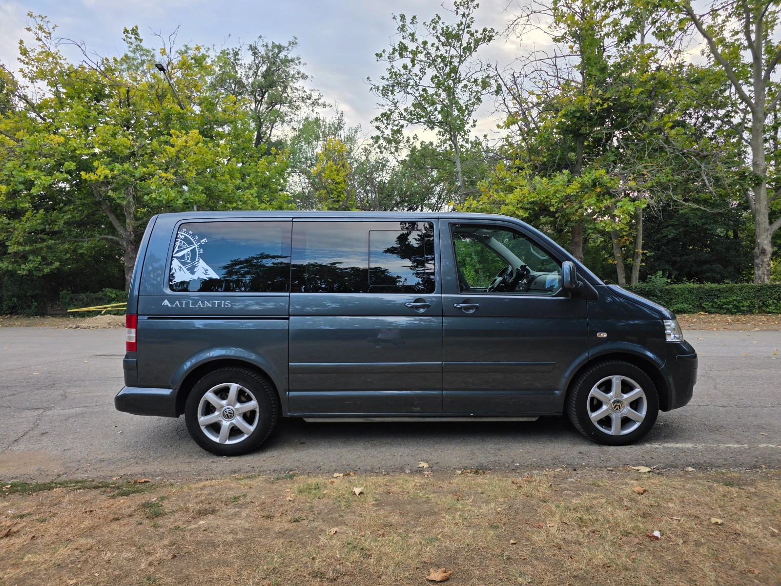 VW Multivan 4x4, снимка 4 - Бусове и автобуси - 55818007