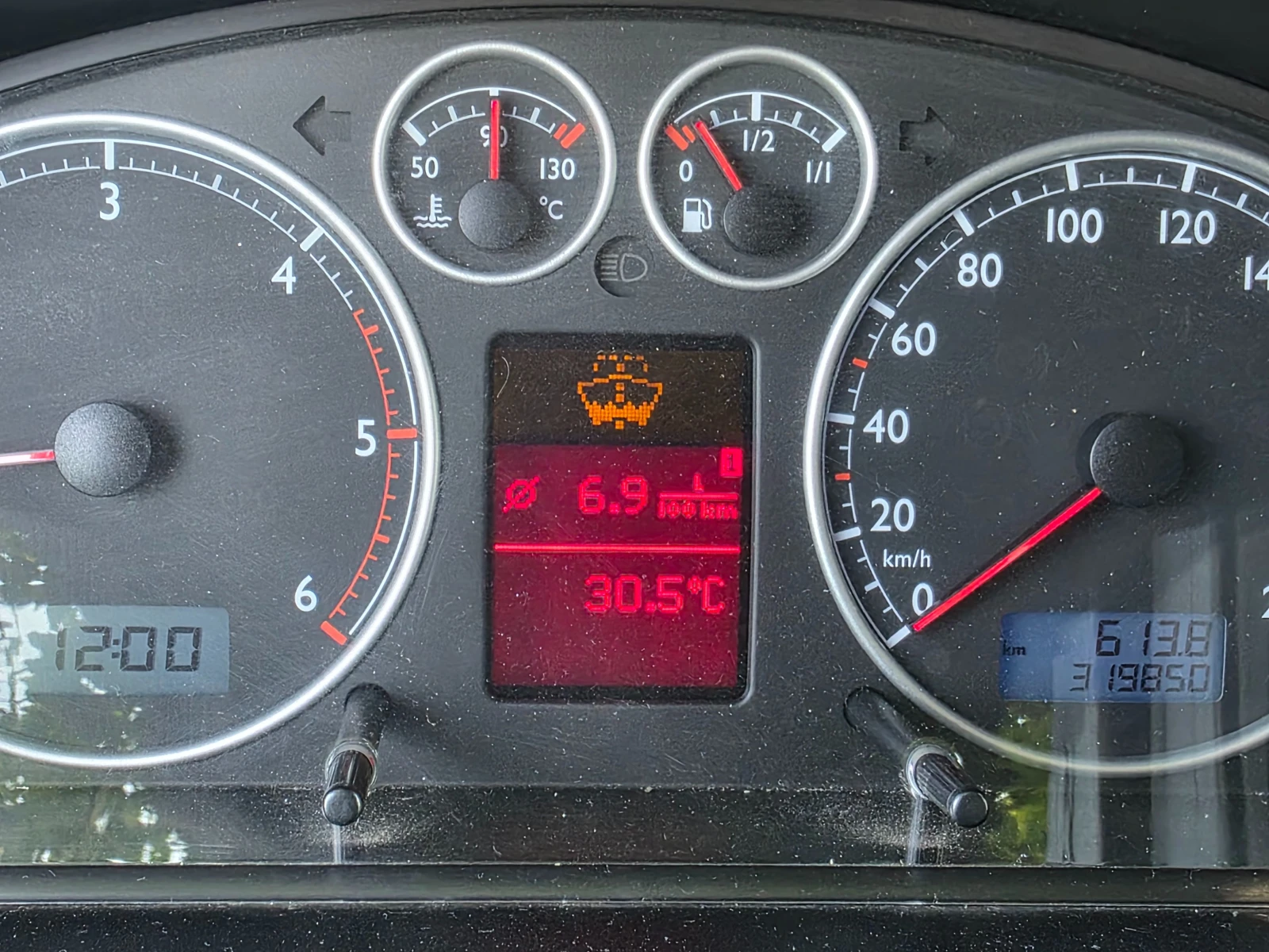 VW Multivan 4x4, снимка 14 - Бусове и автобуси - 55818007
