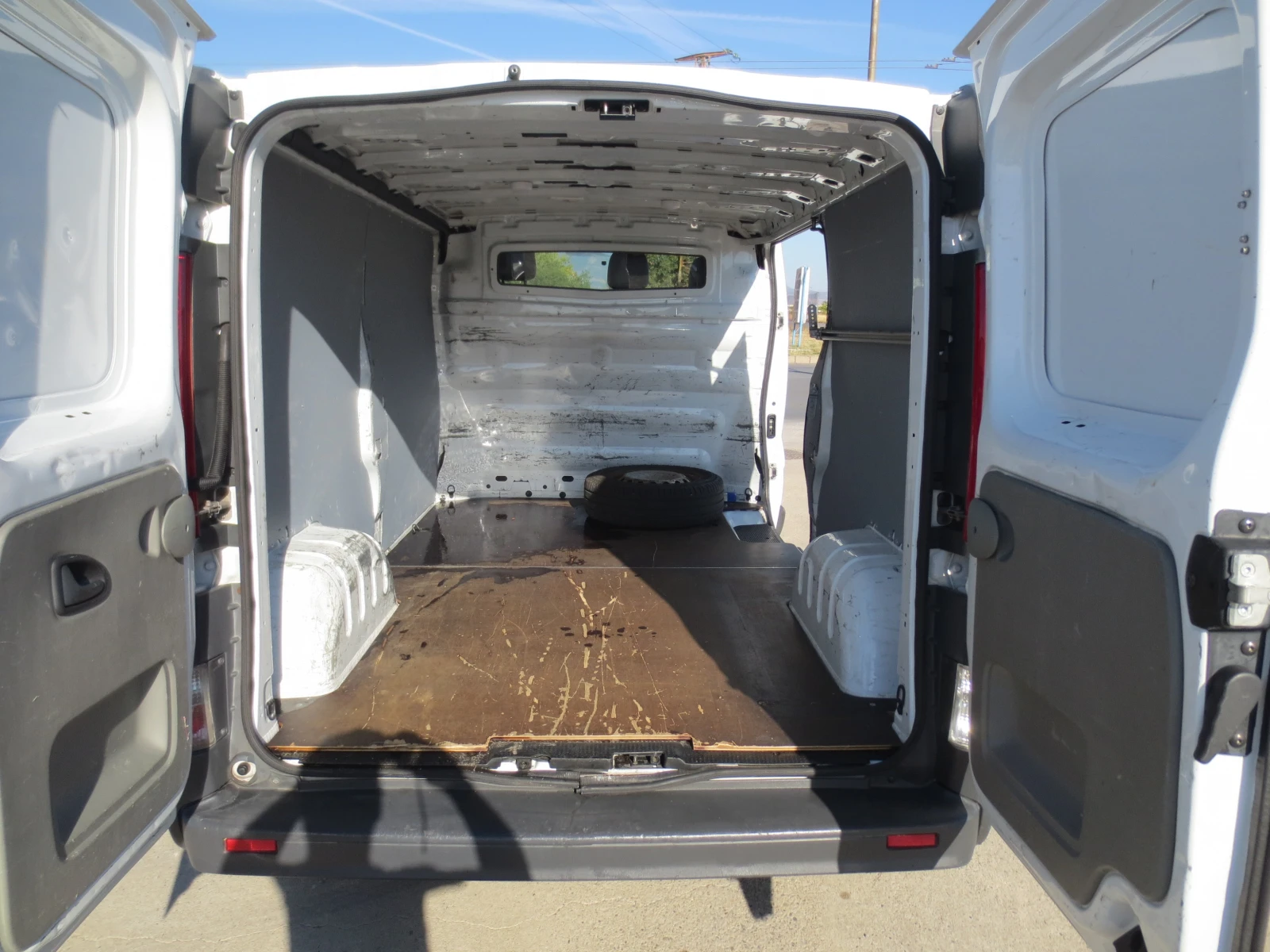 Renault Trafic 2.0 dci* MAKCИ* , снимка 16 - Бусове и автобуси - 56395091