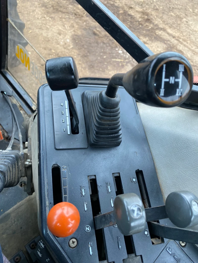 Трактор CASE IH 5150 132кс + челен товарач, снимка 8 - Селскостопанска техника - 53511350