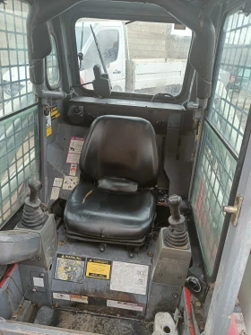 Мини челни товарачи Takeuchi  TL120, снимка 5