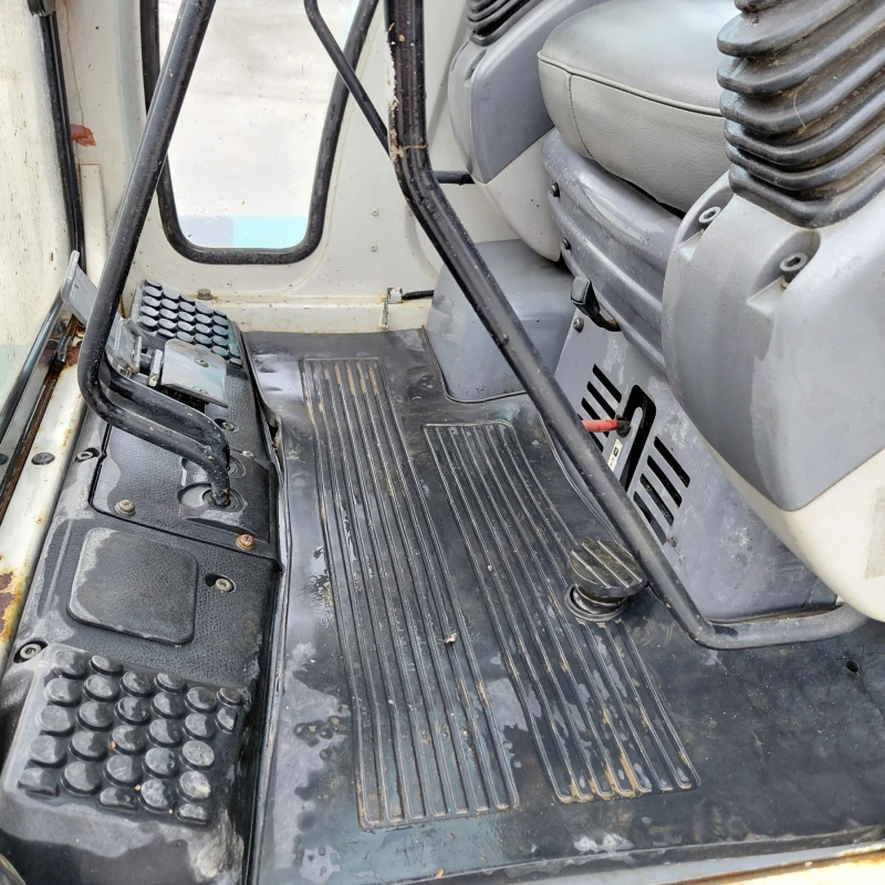 Багер Komatsu PC25-1 * НАЛИЧЕН * ТОП СЪСТОЯНИЕ * , снимка 10 - Индустриална техника - 52142152