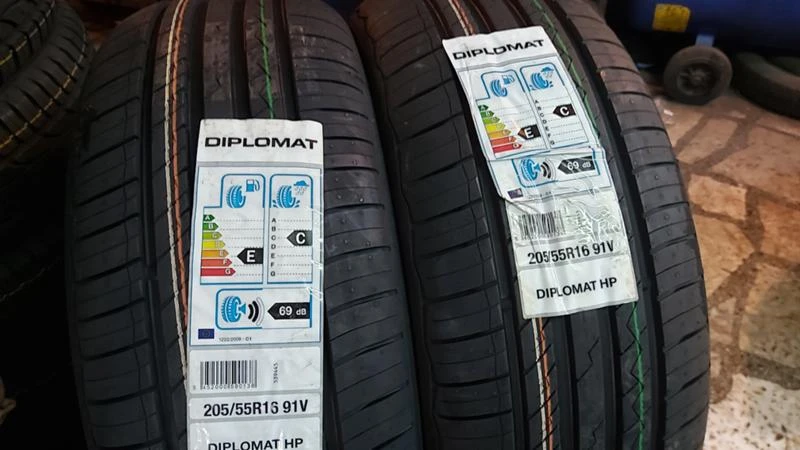 Гуми Летни 205/55R16, снимка 1 - Гуми и джанти - 28487329