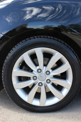 Kia Carens 1. 7 CRDi STYLE Panoramic Roof /  - 17000 лв. / 8691.96 € - 74338951 12
