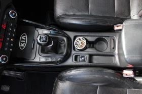 Kia Carens 1. 7 CRDi STYLE Panoramic Roof /  - 17000 лв. / 8691.96 € - 74338951 8