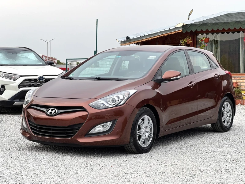 Hyundai I30 1.6CRDi Нави КАМ Нови Гуми, снимка 1 - Автомобили и джипове - 47043669