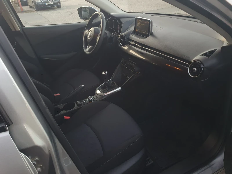 Mazda 2 1, 5 benzin 75 h.p, снимка 13 - Автомобили и джипове - 48026953