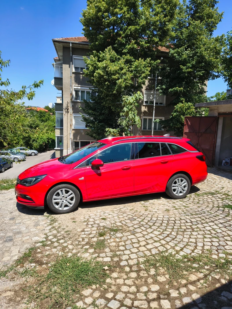 Opel Astra K Sports Tourer Cosmo 1.6, 136, пълно отсервизиран, снимка 4 - Автомобили и джипове - 52295726