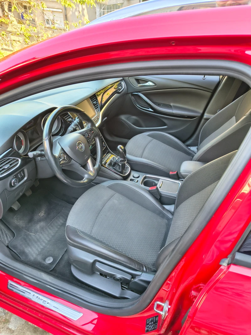 Opel Astra K Sports Tourer Cosmo 1.6, 136, пълно отсервизиран, снимка 8 - Автомобили и джипове - 52295726