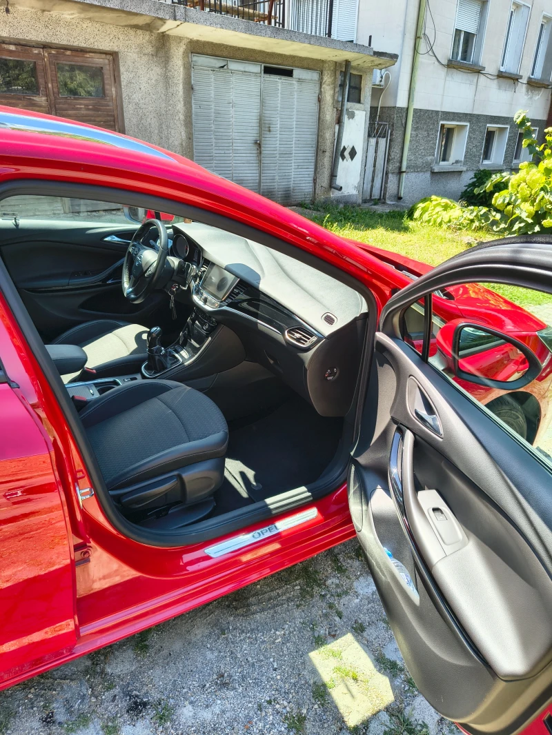 Opel Astra K Sports Tourer Cosmo 1.6, 136, пълно отсервизиран, снимка 9 - Автомобили и джипове - 52295726