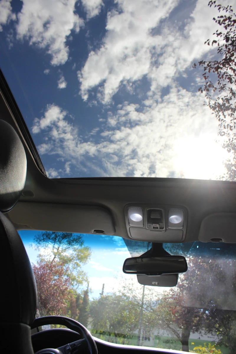 Kia Carens 1. 7 CRDi STYLE Panoramic Roof / , снимка 11 - Автомобили и джипове - 52173083