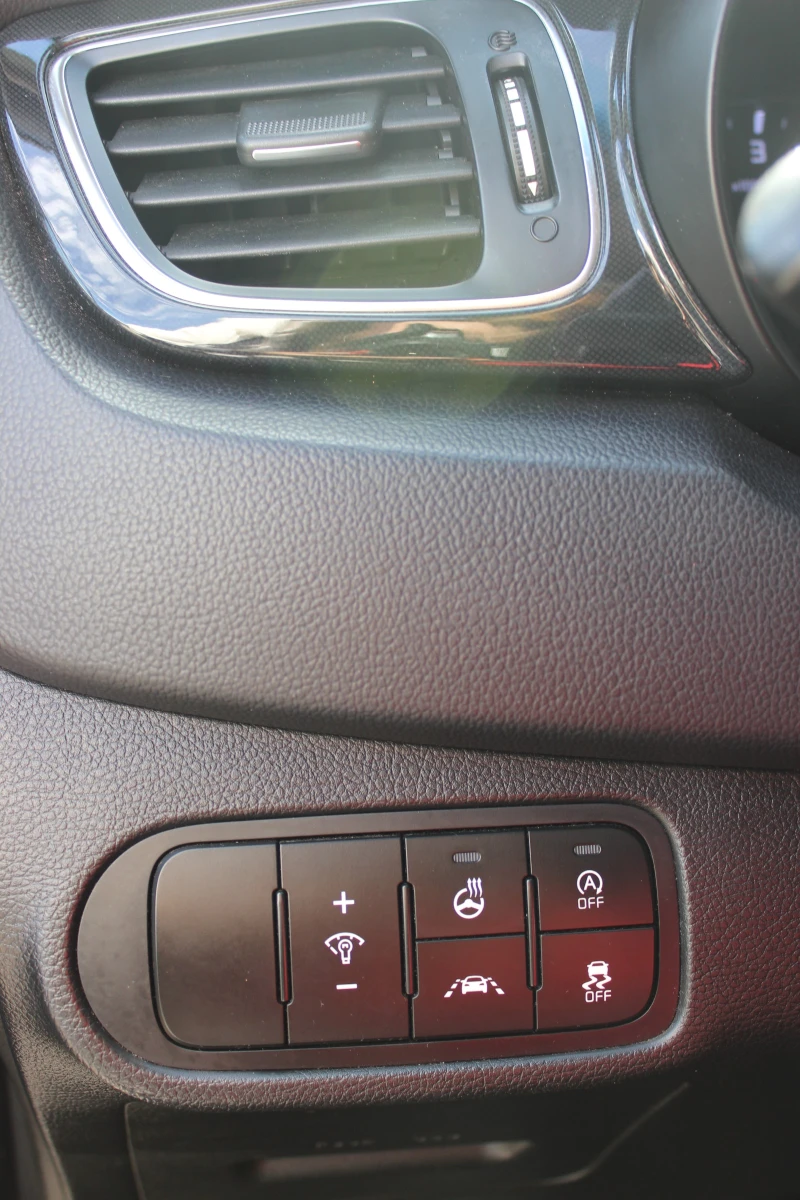 Kia Carens 1. 7 CRDi STYLE Panoramic Roof / , снимка 14 - Автомобили и джипове - 52173083