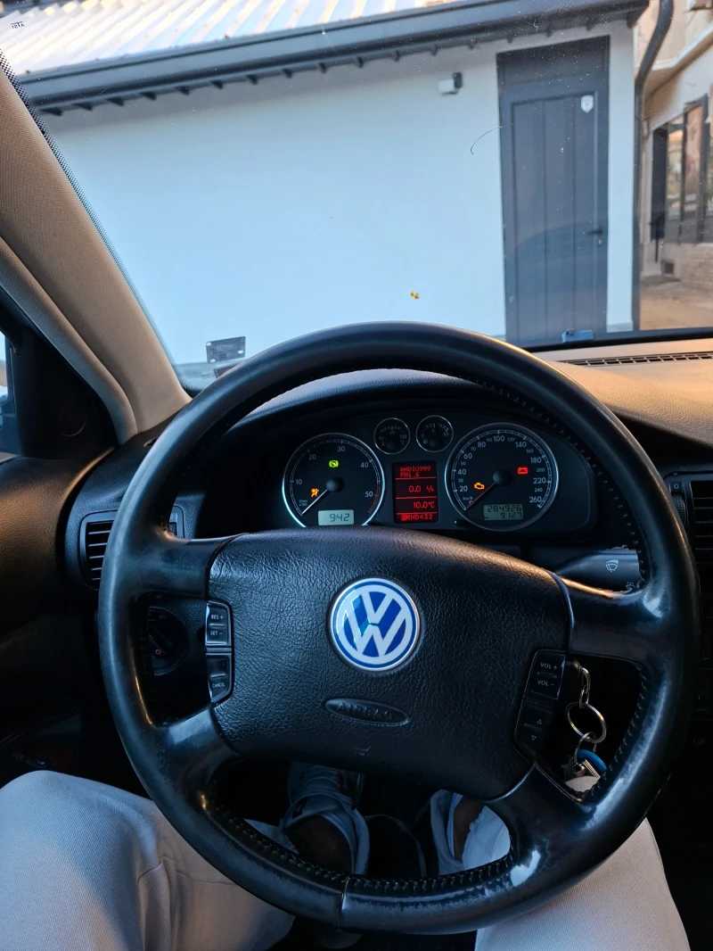 VW Passat, снимка 5 - Автомобили и джипове - 52260650