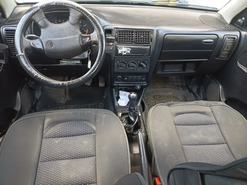 VW Polo Добро състояние, снимка 5 - Автомобили и джипове - 52729065