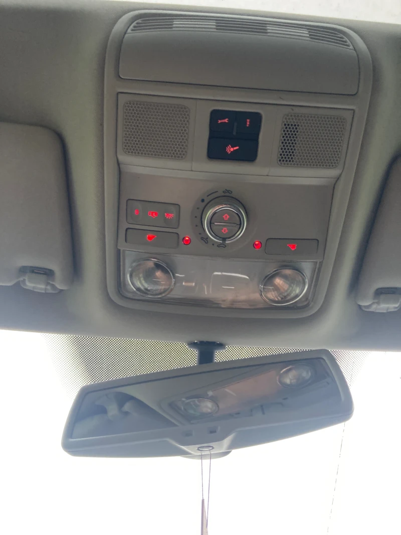 VW Golf 1.6 TDI, VARIANT., снимка 17 - Автомобили и джипове - 52988933