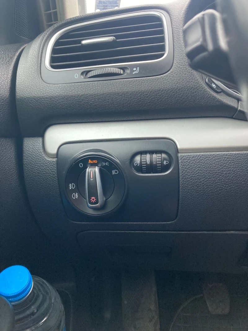 VW Golf 1.6 TDI, VARIANT., снимка 16 - Автомобили и джипове - 52988933