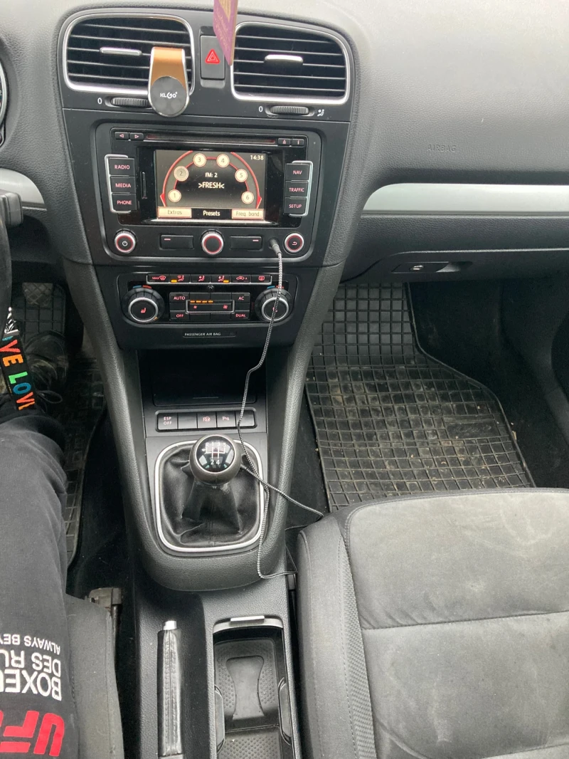 VW Golf 1.6 TDI, VARIANT., снимка 15 - Автомобили и джипове - 52988933