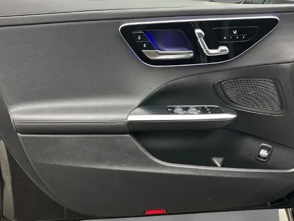 Mercedes-Benz C 300 de = AMG Line = Premium Гаранция, снимка 5 - Автомобили и джипове - 53590895