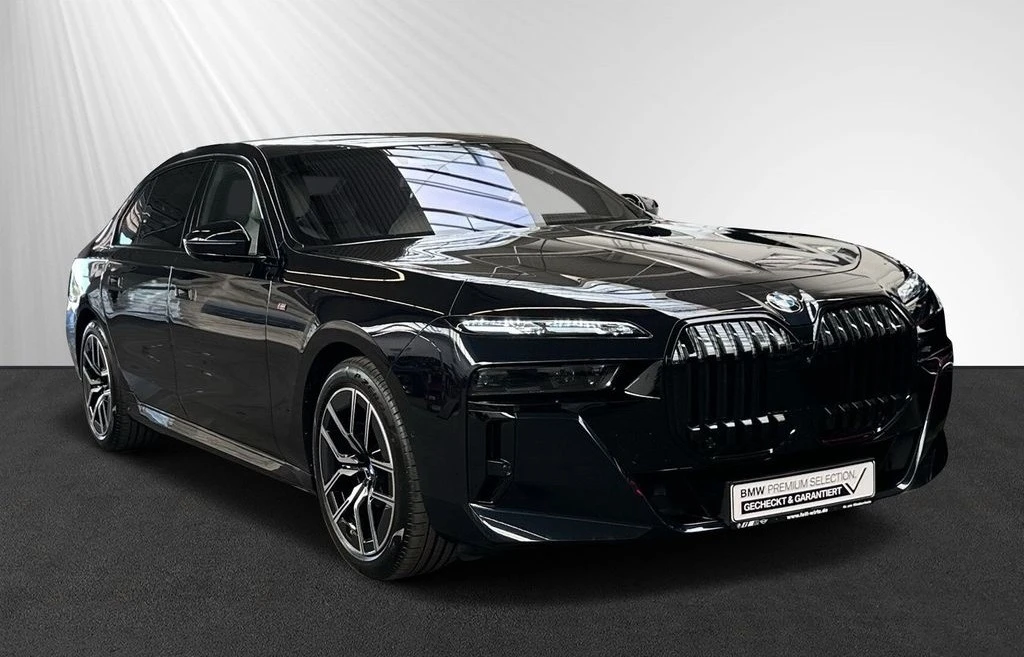 BMW 740 740d Theatre Screen , снимка 1