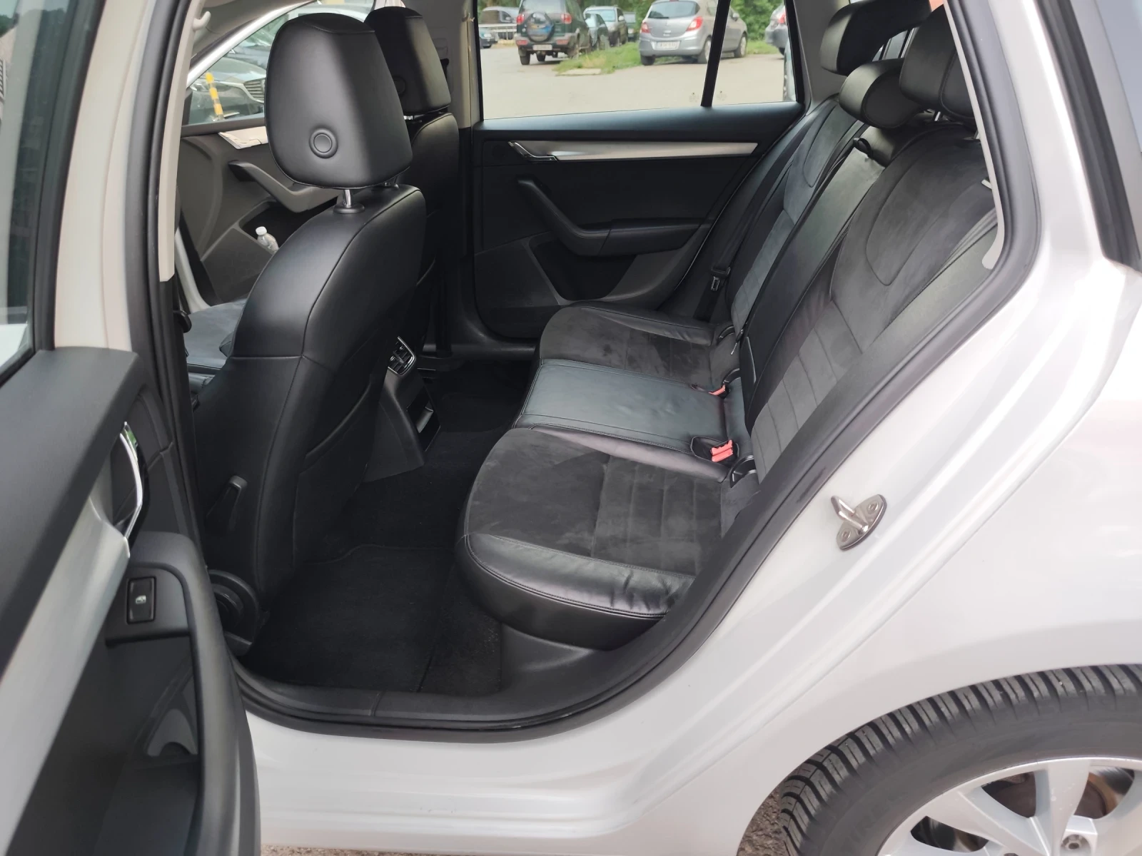 Skoda Octavia 1.6 TDI  !���������!* �����������* ���� !����!���! | Mobile.bg � ����������� 12
