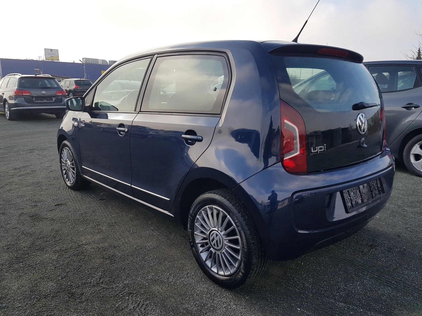 VW Up 1, 1MPI60ksNAVITEMPOMATPARKTRONIKEU5B - изображение 4