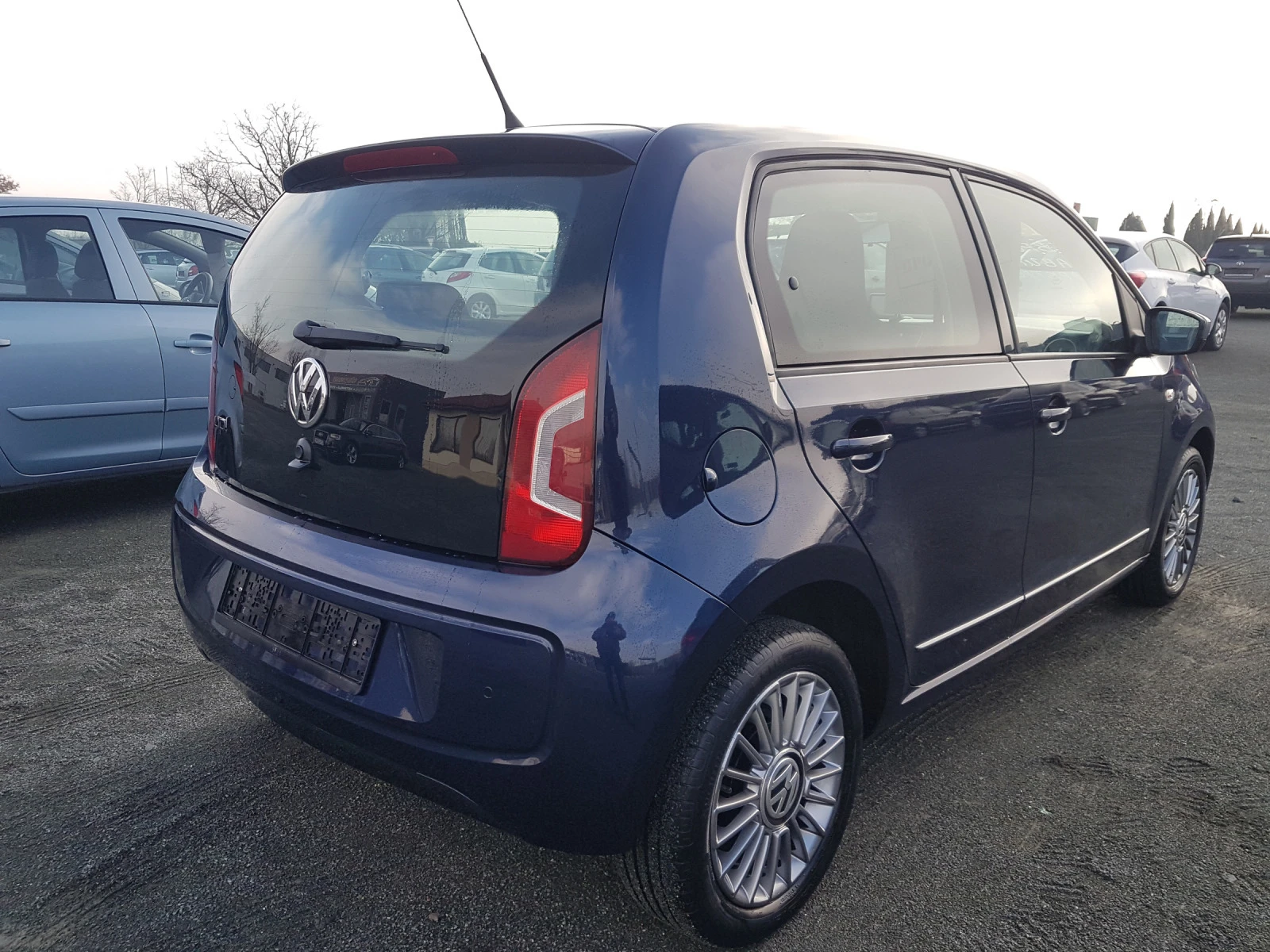 VW Up 1, 1MPI60ksNAVITEMPOMATPARKTRONIKEU5B - изображение 6