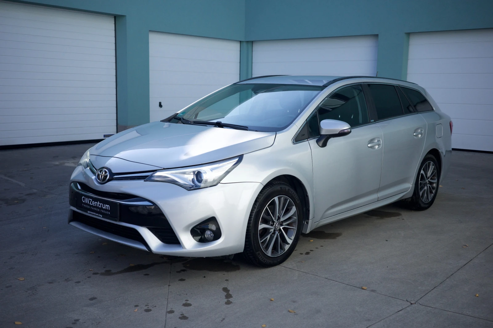 Toyota Avensis 1.8 VVT-i CVT - изображение 2