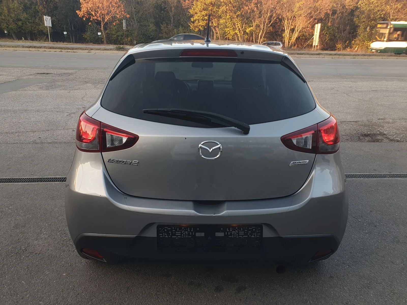 Mazda 2 1, 5 benzin 75 h.p - изображение 7