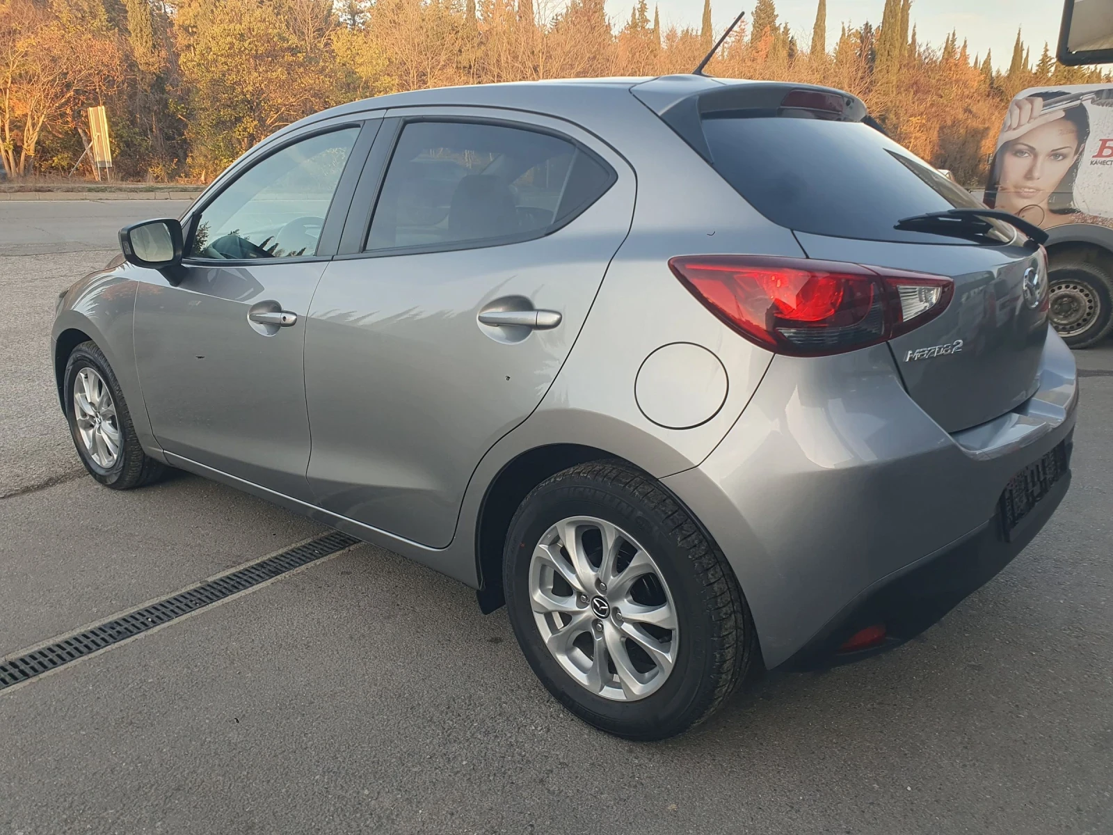 Mazda 2 1, 5 benzin 75 h.p - изображение 9