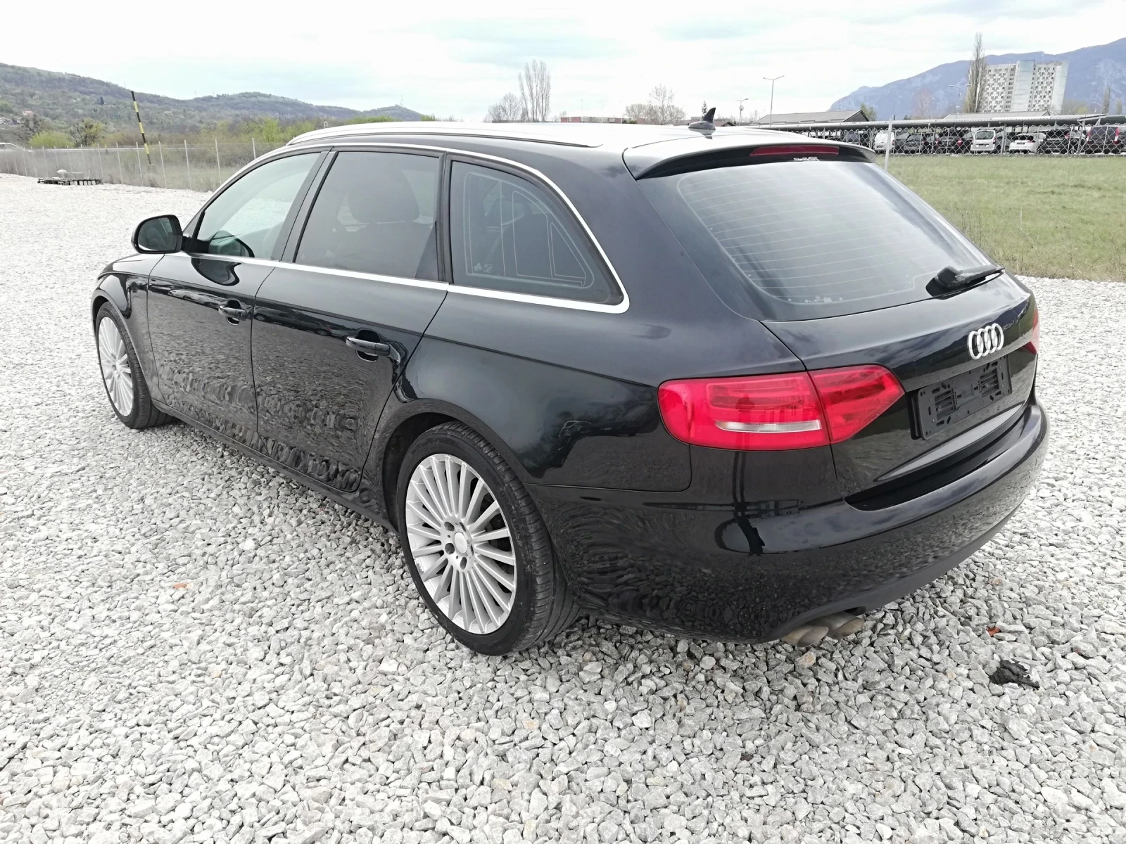 Audi A4 2.0 TDInavi kli 140 - изображение 4
