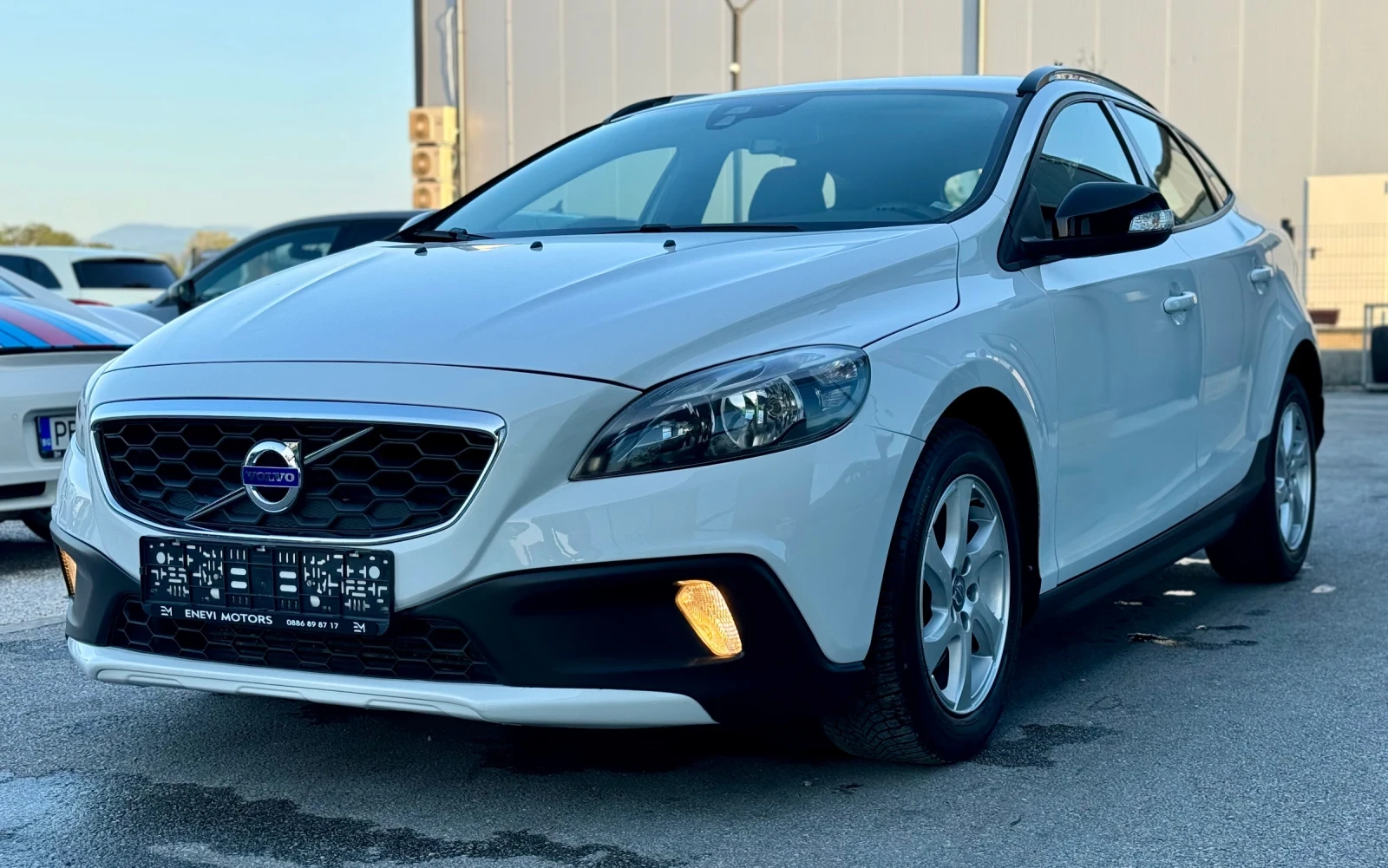 Volvo V40 1.6D cross country - изображение 3