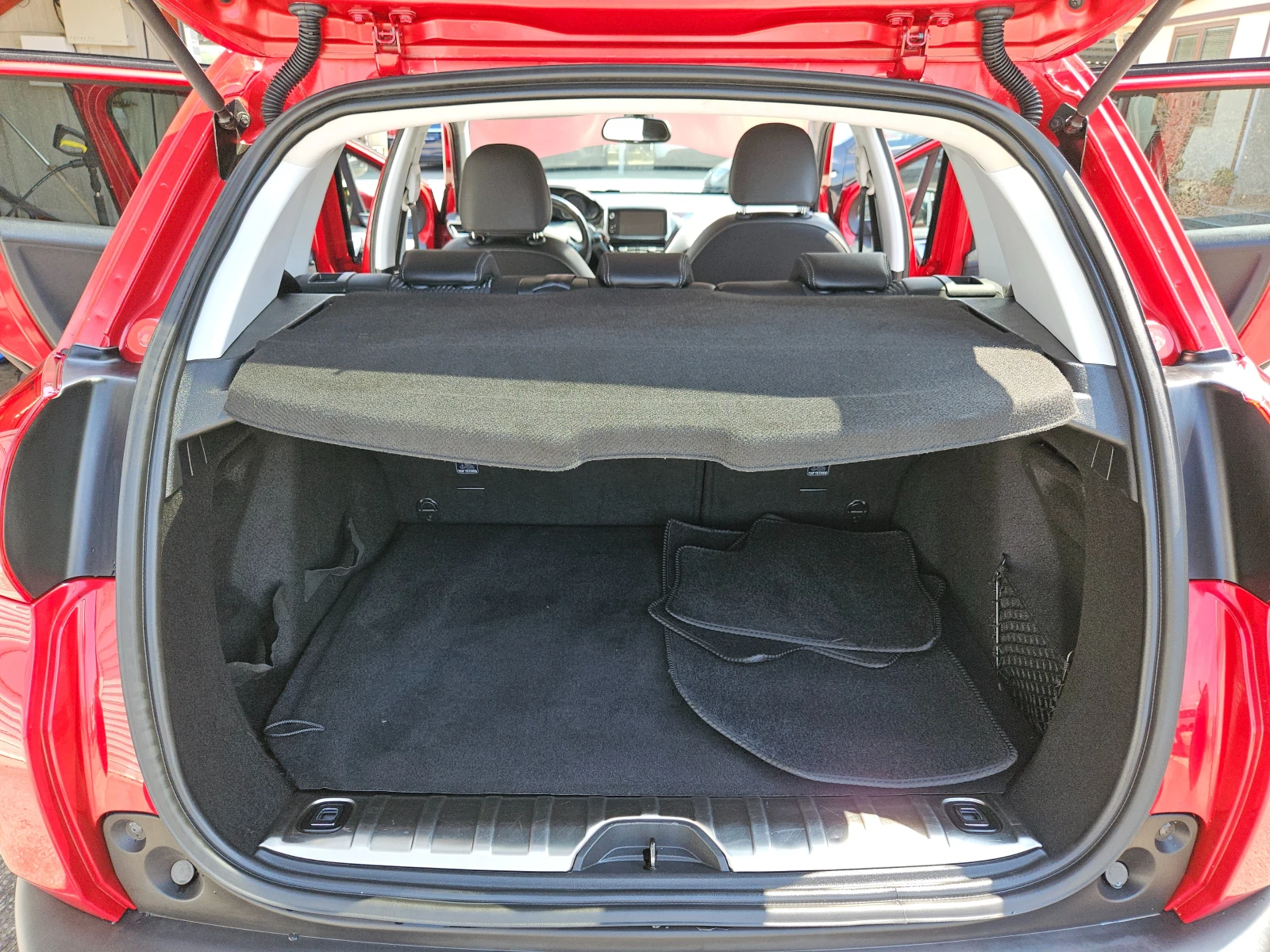 Peugeot 2008 1.6BLUEHDI/ALLURE/6ск/LED/NAVI/БЛУТУТ/EURO 6B/ТОП - изображение 4