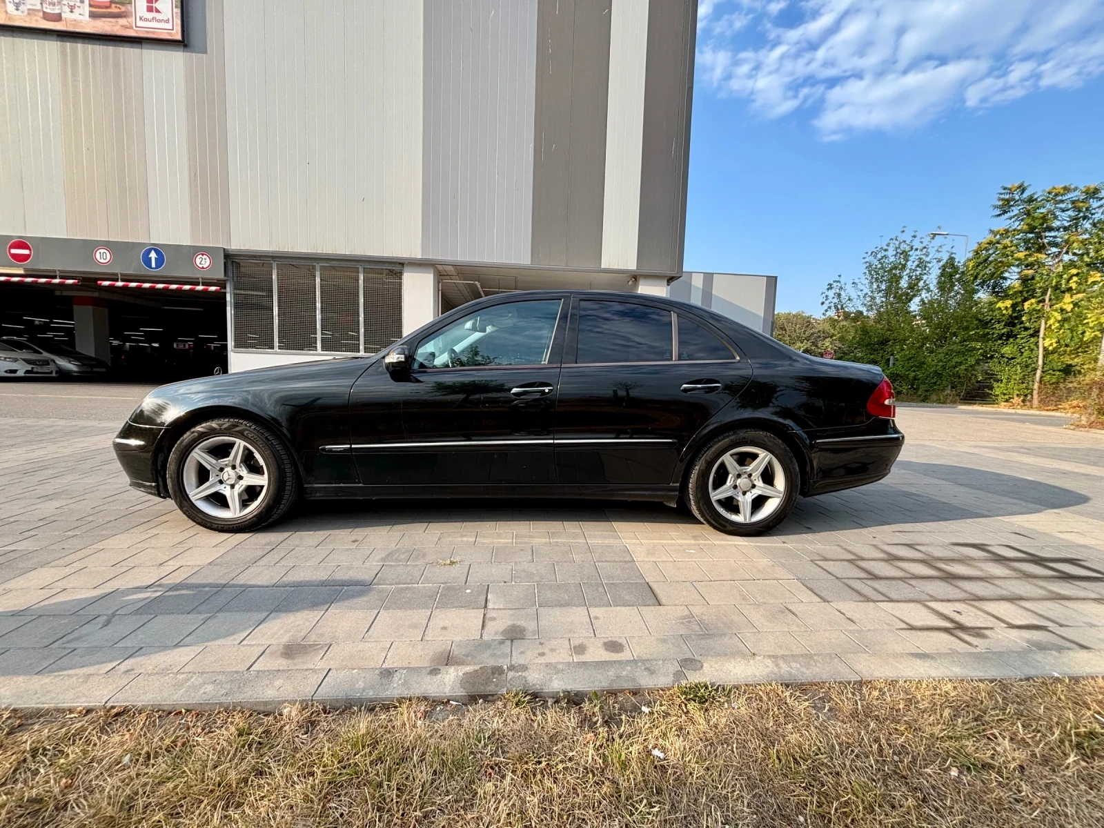 Mercedes-Benz E 270 Avantgarde - изображение 5