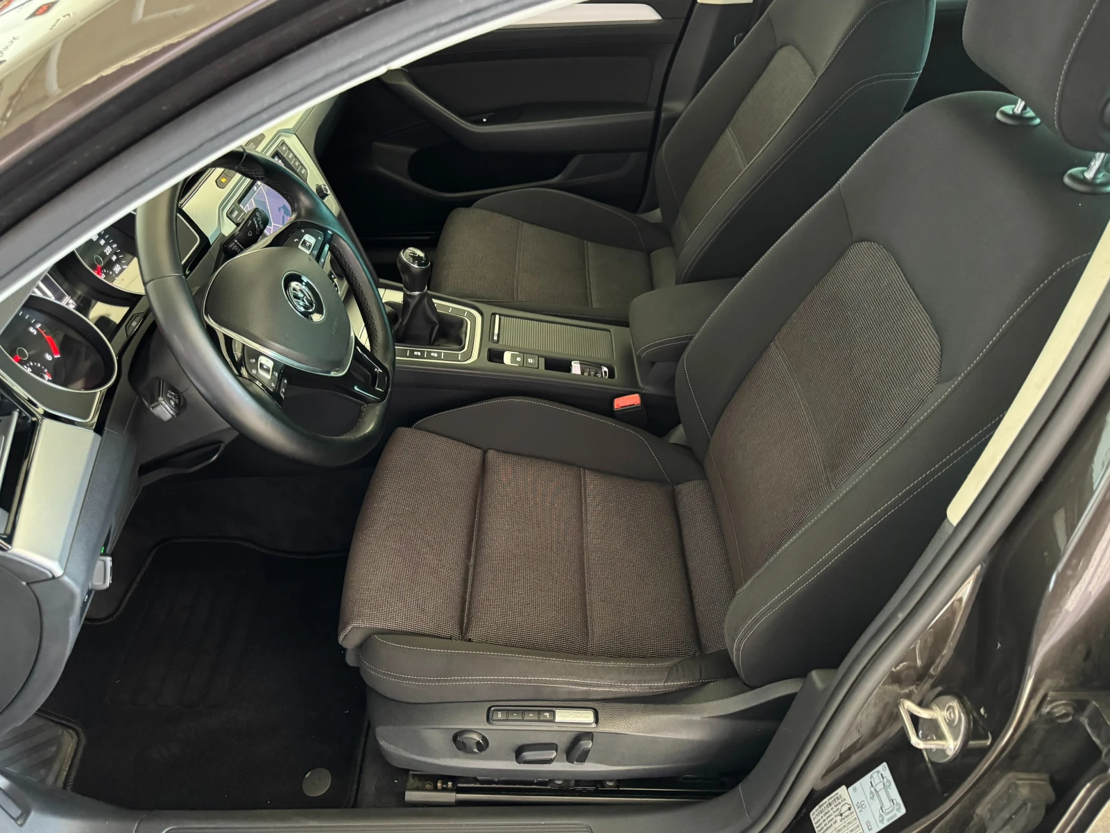 VW Passat 2.0TDI* 190к.с* СЕРВИЗНА КНИЖКА С ПЪЛНА ИСТОРИЯ В  - изображение 7
