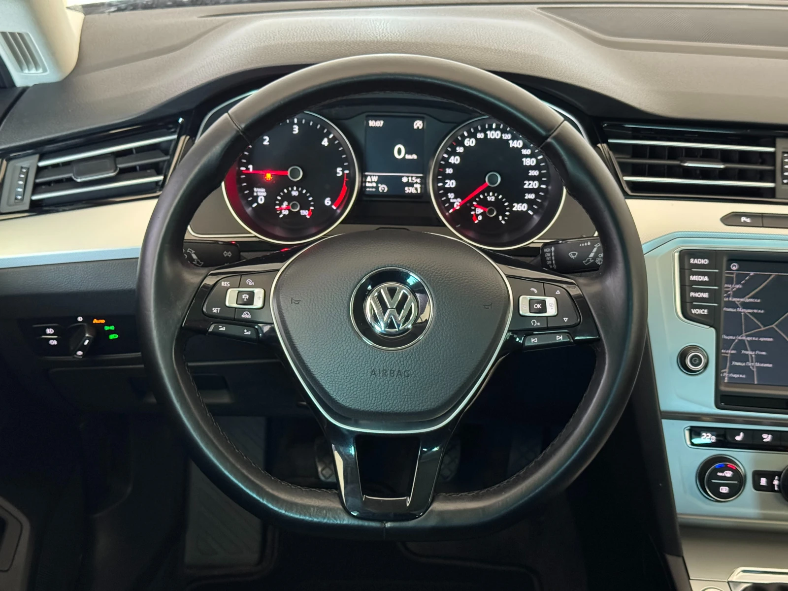 VW Passat 2.0TDI* 190к.с* СЕРВИЗНА КНИЖКА С ПЪЛНА ИСТОРИЯ В  - изображение 10