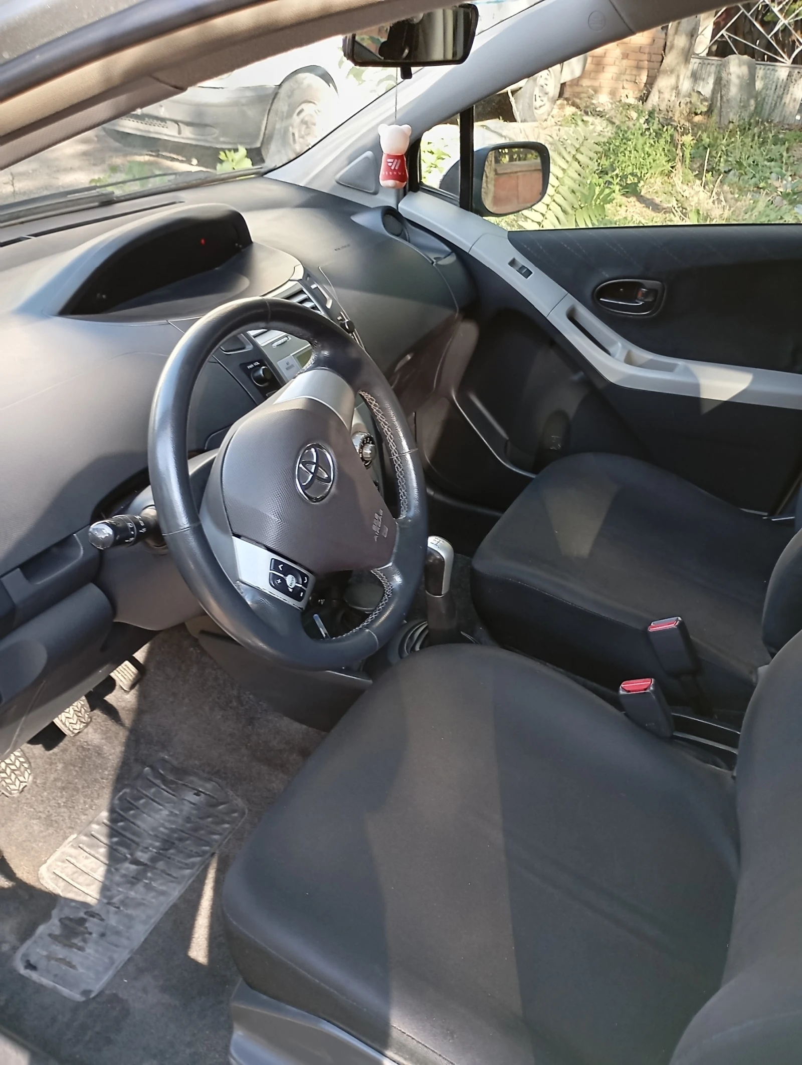 Toyota Yaris  - изображение 4