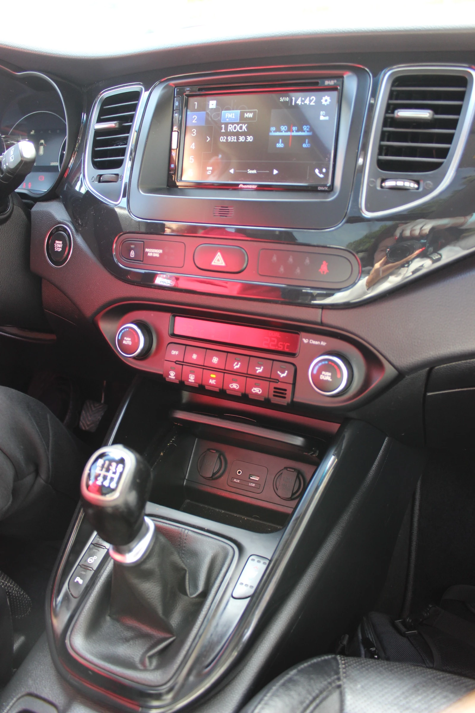 Kia Carens 1. 7 CRDi STYLE Panoramic Roof /  | Mobile.bg   15