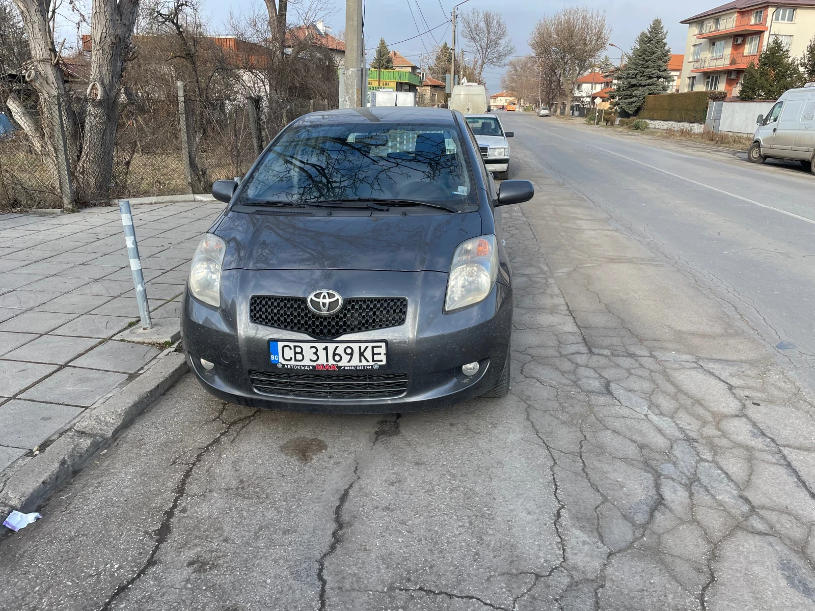 Toyota Yaris  - изображение 3