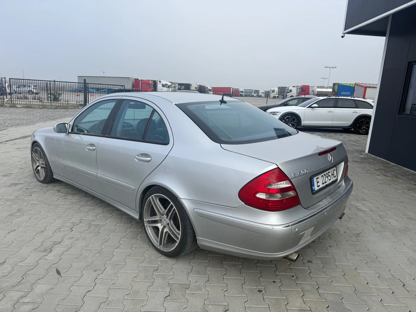 Mercedes-Benz E 500 5.0 i - изображение 7