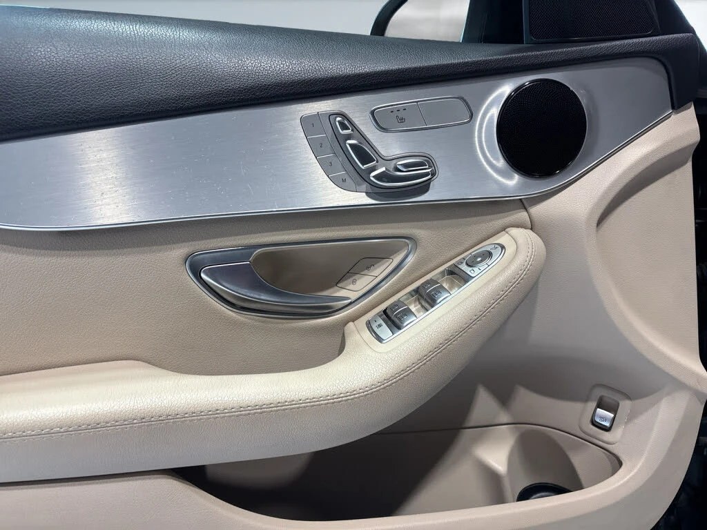 Mercedes-Benz C 300 4MATIC* ПАНОРАМА* КОЖЕН* САЛОН - изображение 10