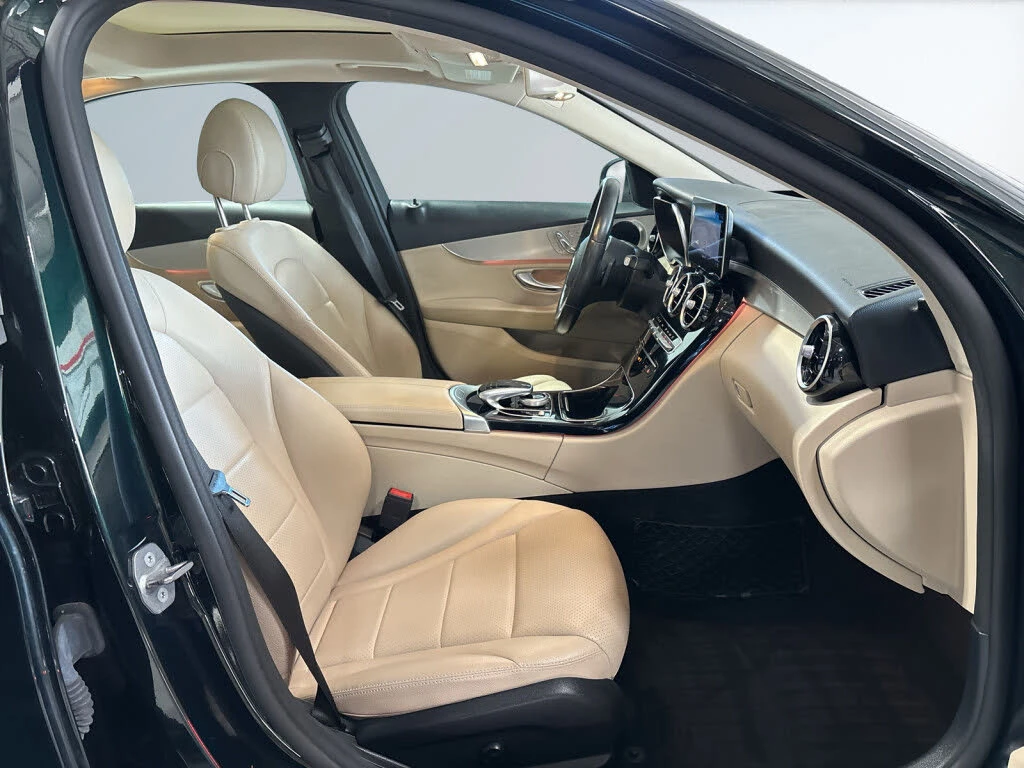 Mercedes-Benz C 300 4MATIC* ПАНОРАМА* КОЖЕН* САЛОН - изображение 9