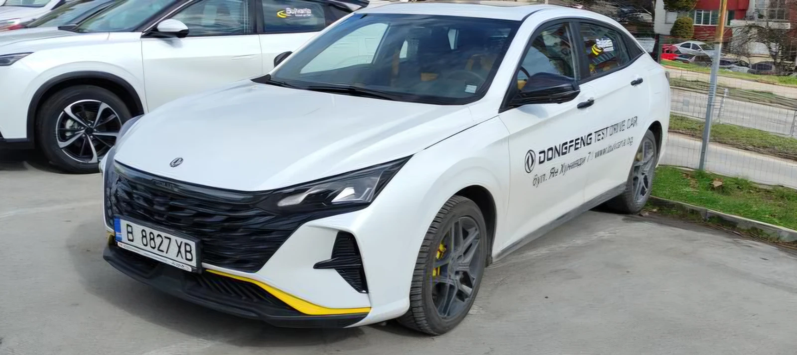 DONGFENG Shine Е3, снимка 2 - Автомобили и джипове - 53709526