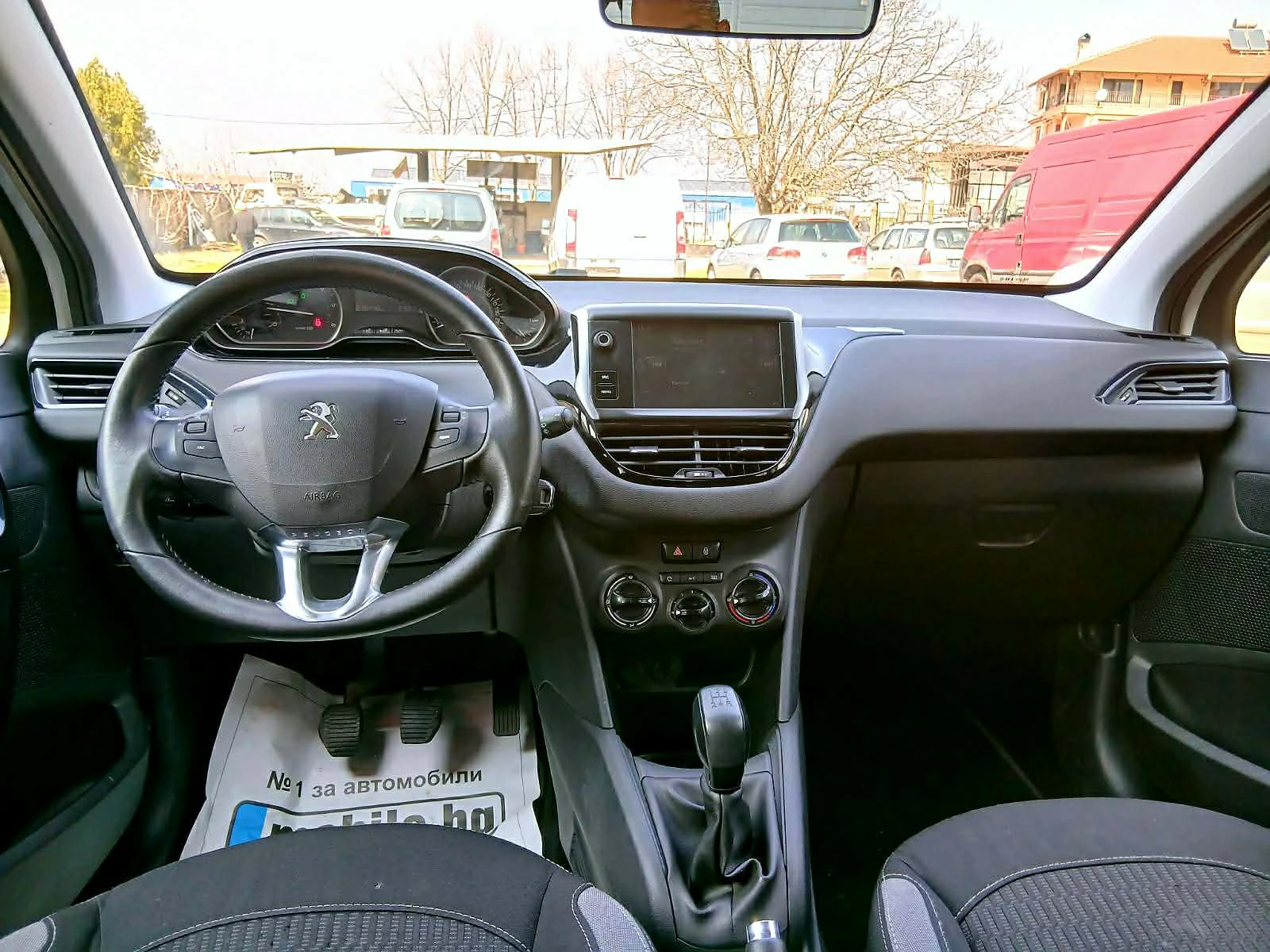 Peugeot 208 1.6 Face BlueHDI Euro6, снимка 10 - Автомобили и джипове - 53780118