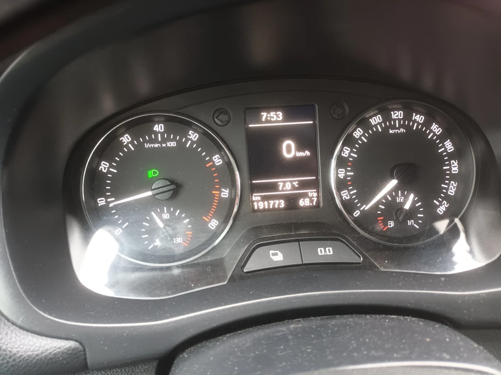 Skoda Fabia, снимка 5 - Автомобили и джипове - 53843496