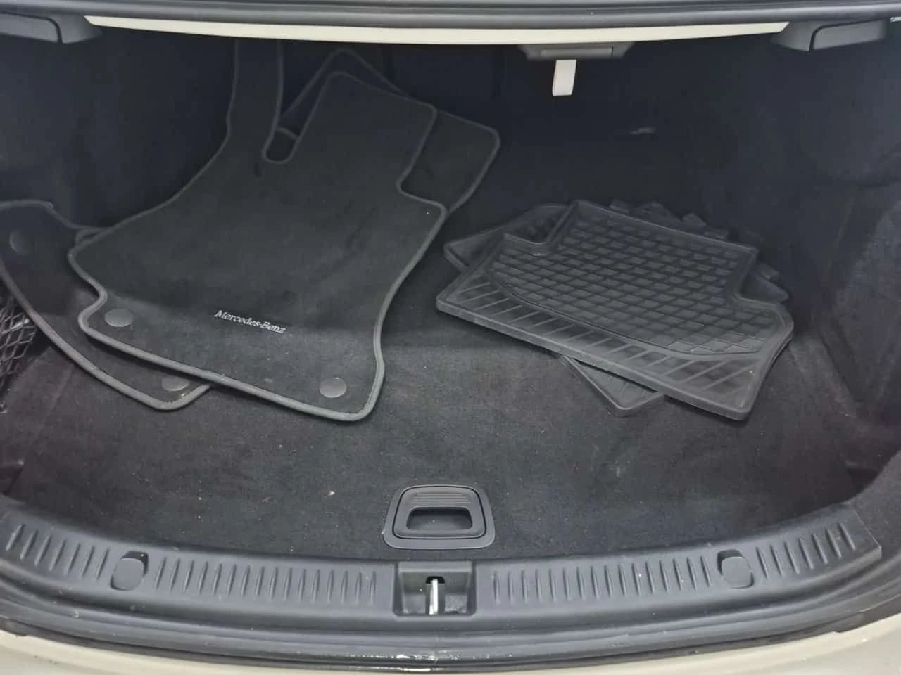 Mercedes-Benz E 300 * CARFAX * ЦЕНА ДО БГ, снимка 15 - Автомобили и джипове - 53997642